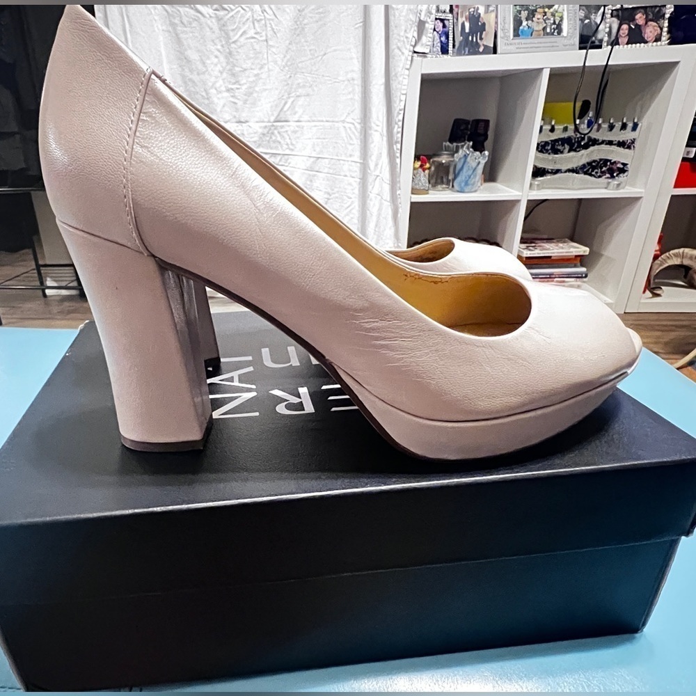 NATURALIZER Womens Nude Arch Support Amie Peep Toe Block Heel Slip On Pumps 9M‍‍ - Picture 5 of 13